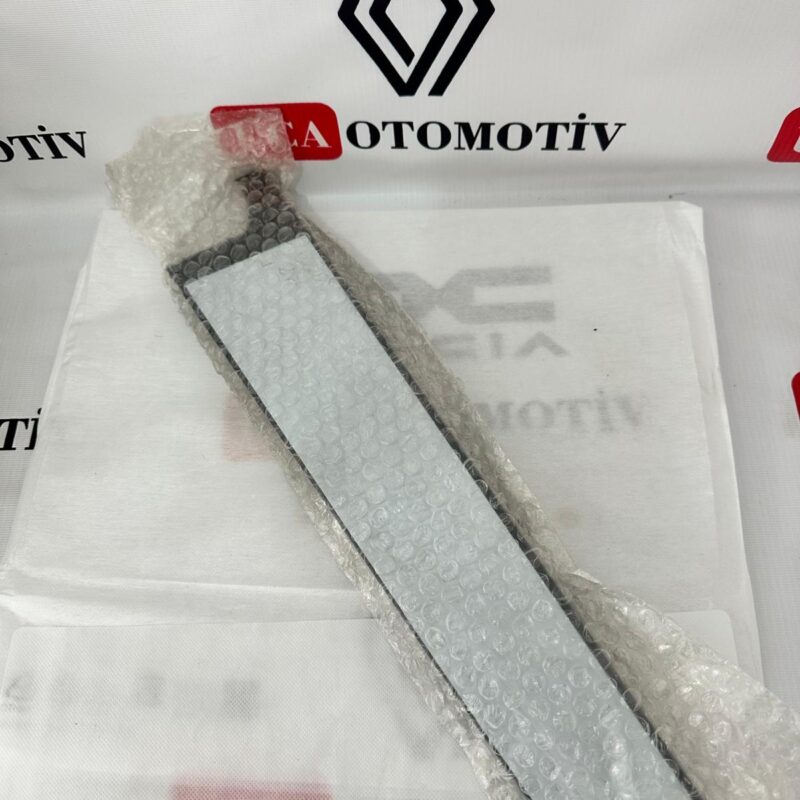 Sağ Arka Kapı Direk Bandı - Renault Megane 4 822838317R Mais