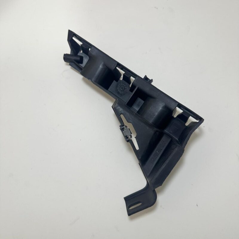 Ön Tampon Braketi Sol -Renault Clio Symbol Thalia 8200699903